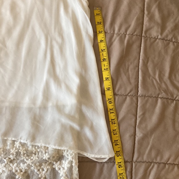 Isabel Queen medium ivory top. New never worn without tags. Stretchy under. - Picture 3 of 8